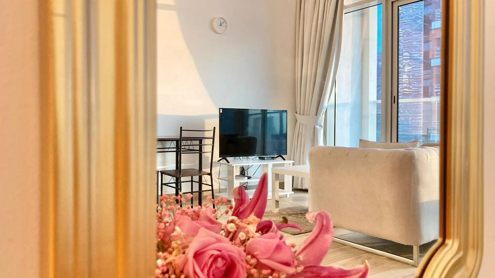Western Studio One Apartment For Rent In Marina Dubai