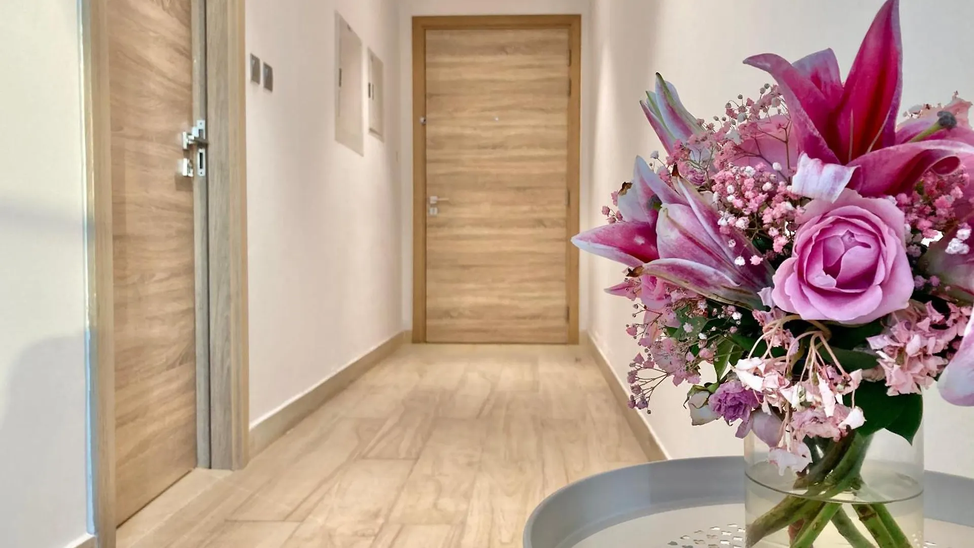 Western Studio One Apartment For Rent In Marina Dubai