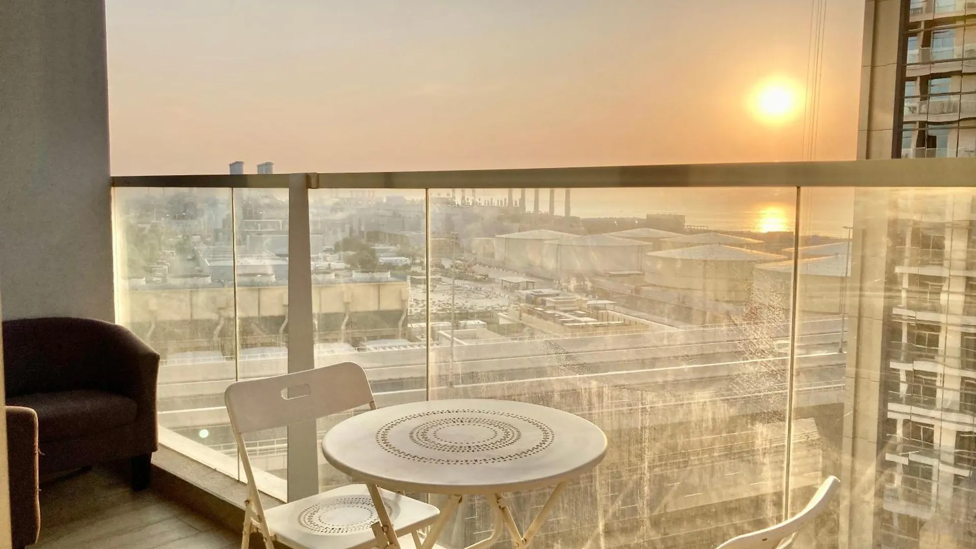 Western Studio One Apartment For Rent In Marina Dubai