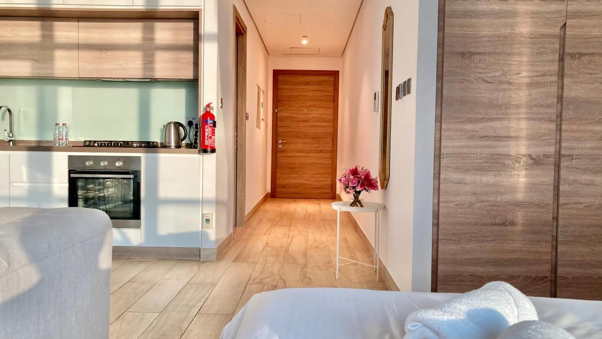 Western Studio One Apartment For Rent In Marina Dubai United Arab Emirates